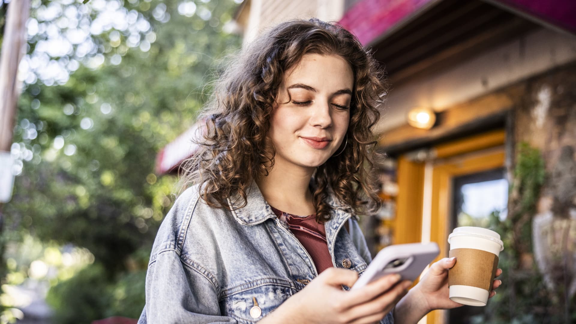 AI tools to help with side hustles, as recommended by experts