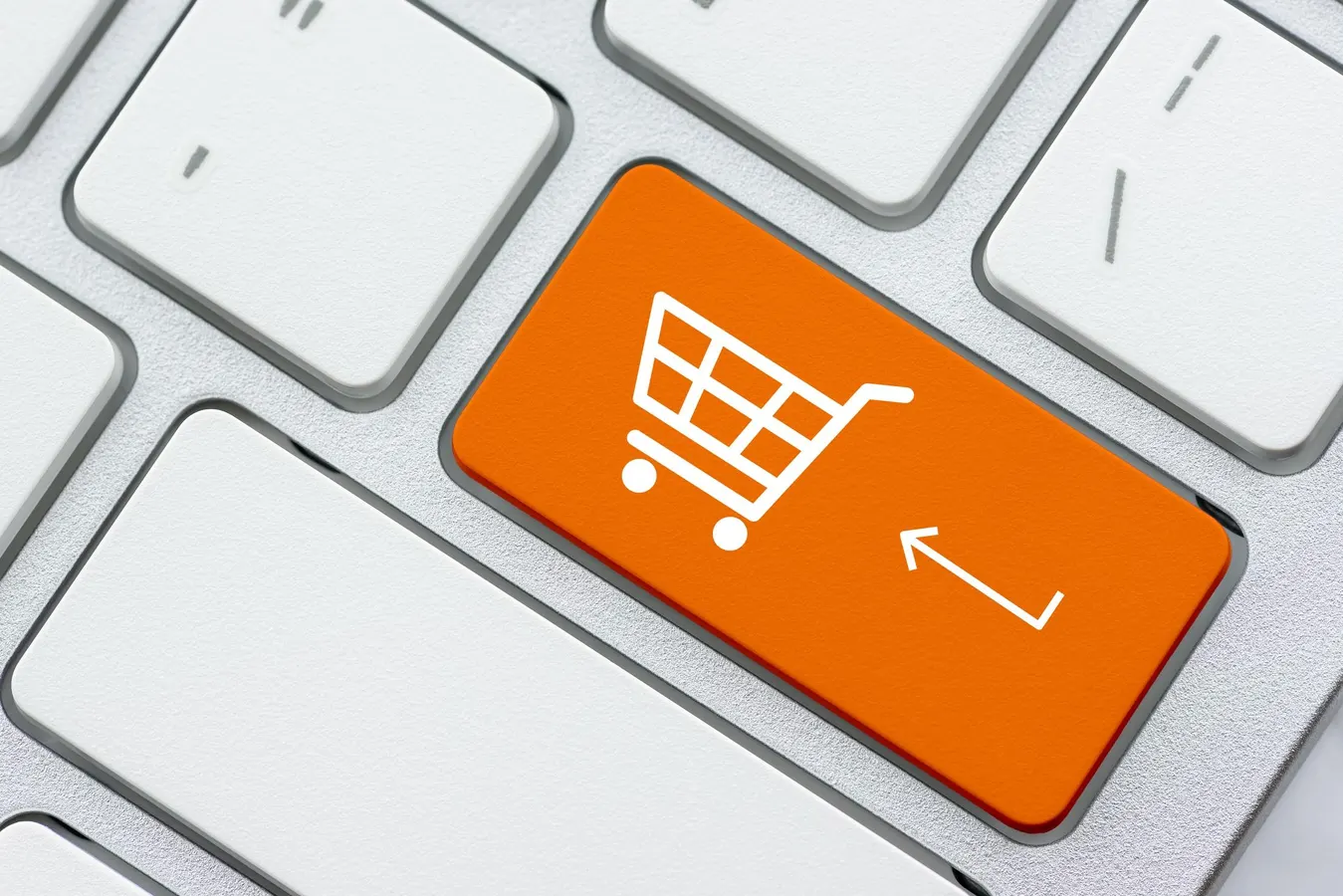 E-Commerce Sales Grew 50% to $870 Billion During The Pandemic