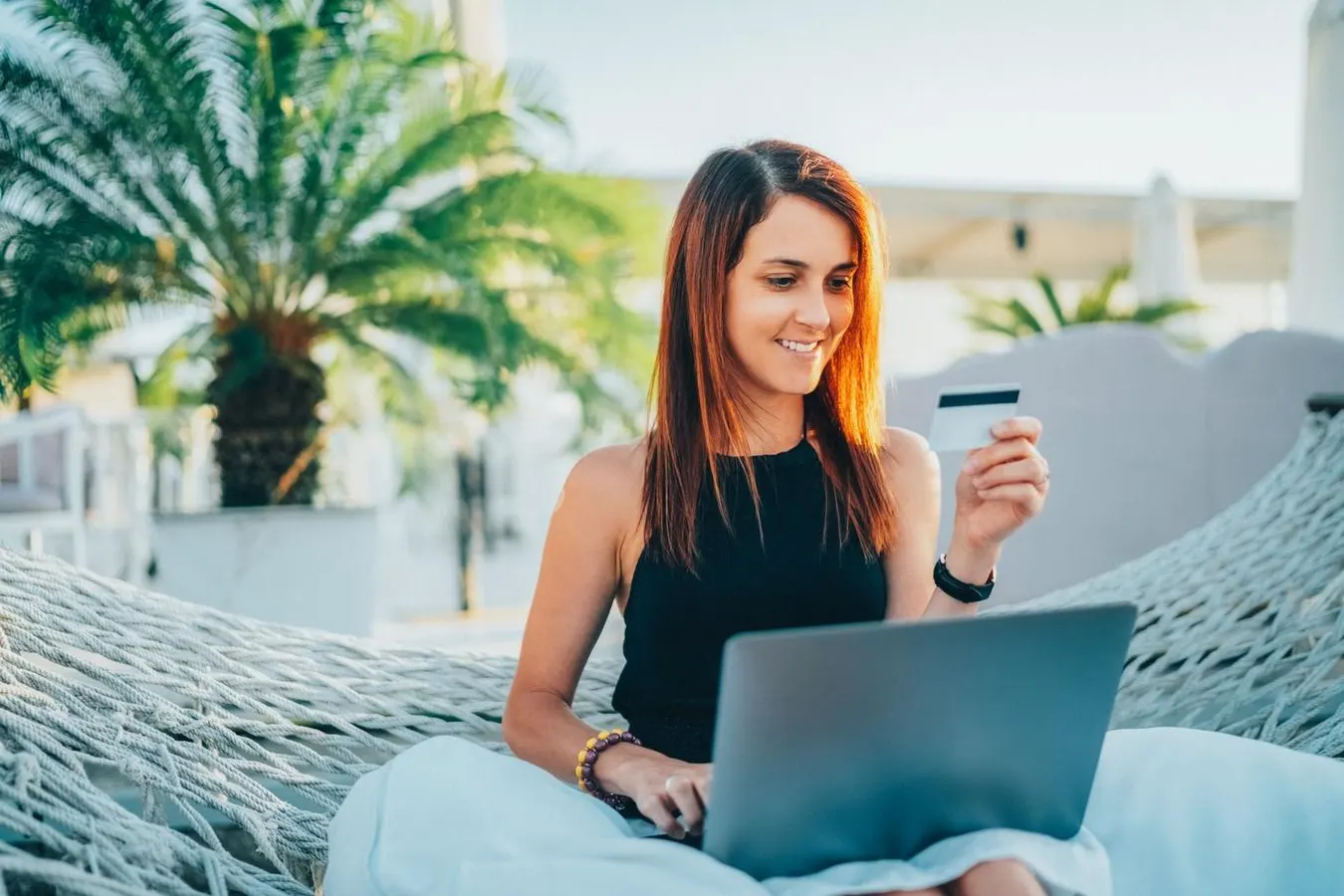 20 Actionable Ways Small E-Commerce Retailers Can Stand Out