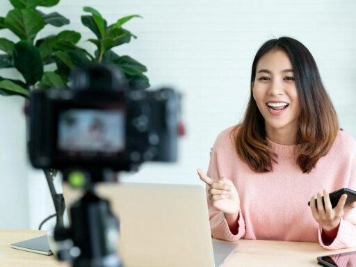 Can Traditional E-Commerce Be Disrupted? The Shift In Online Shopping To Social Commerce