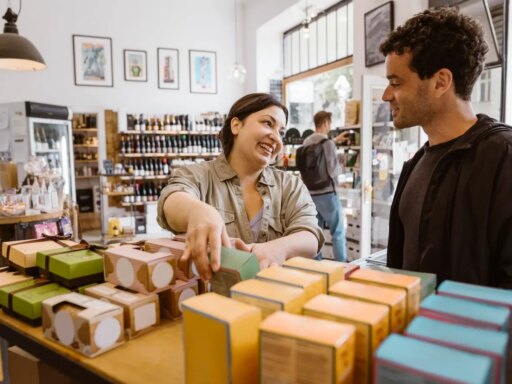 How Brick-And-Mortar Retailers Leverage E-Commerce To Keep Pace