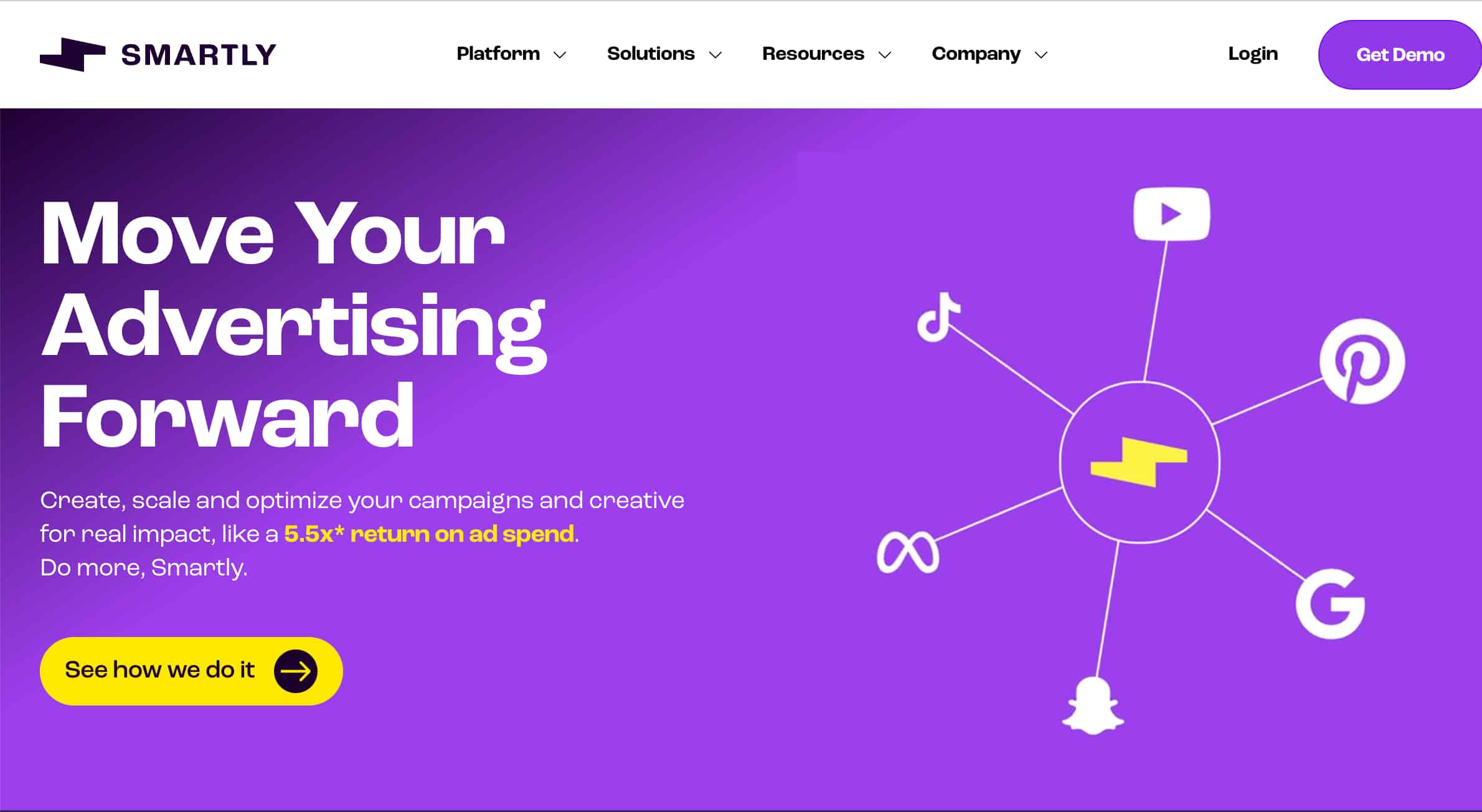 Smartly.io homepage showing a menu, product description and demo button.