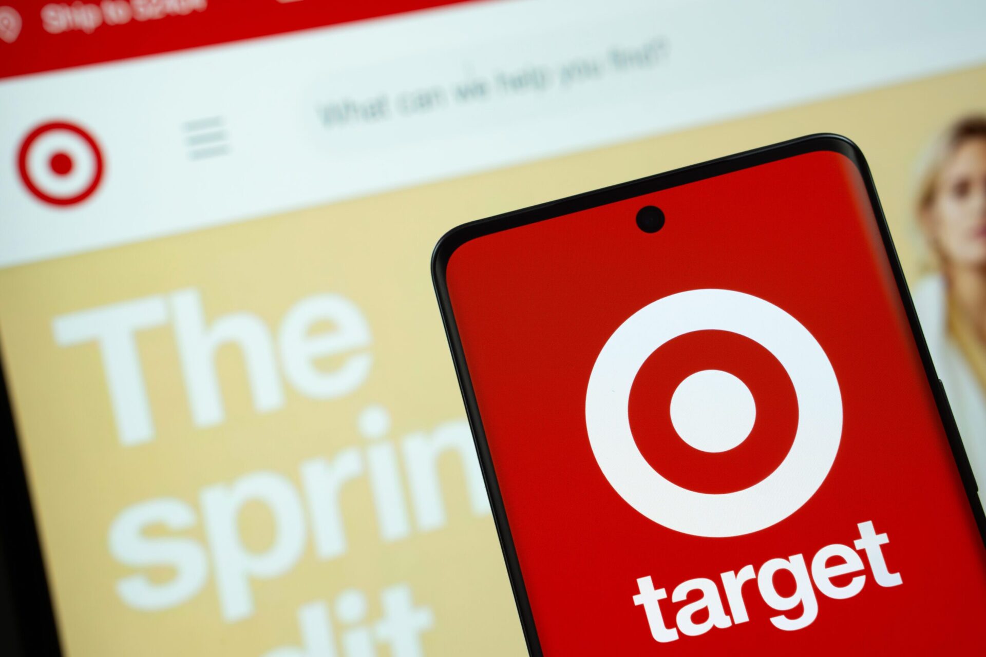Target online sales maintain growth Q2