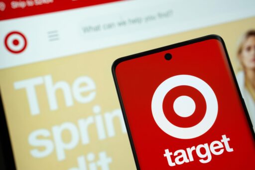 Target online sales maintain growth Q2