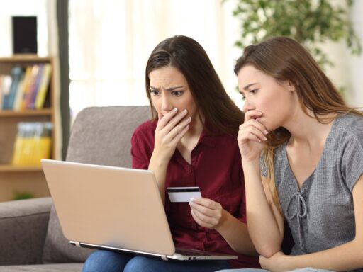 Survey shows consumers' biggest ecommerce problems in social media marketplaces