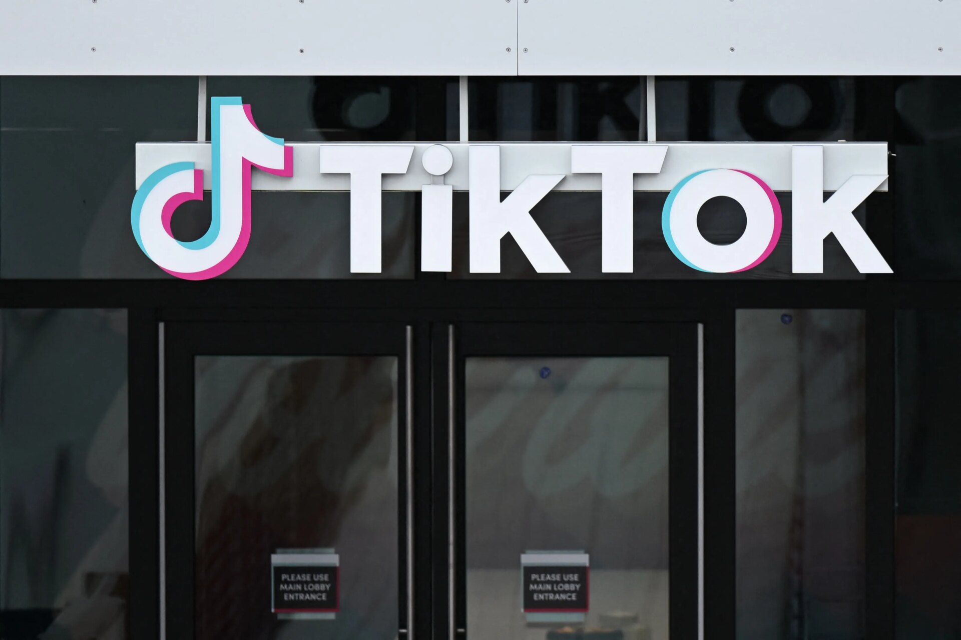 TikTok could soon bring its new e-commerce store to the US