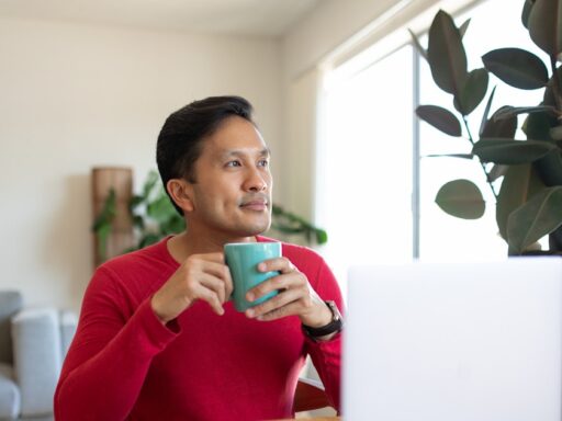 How to Decide if Your E-Commerce Business Should Open a Physical Location | CO