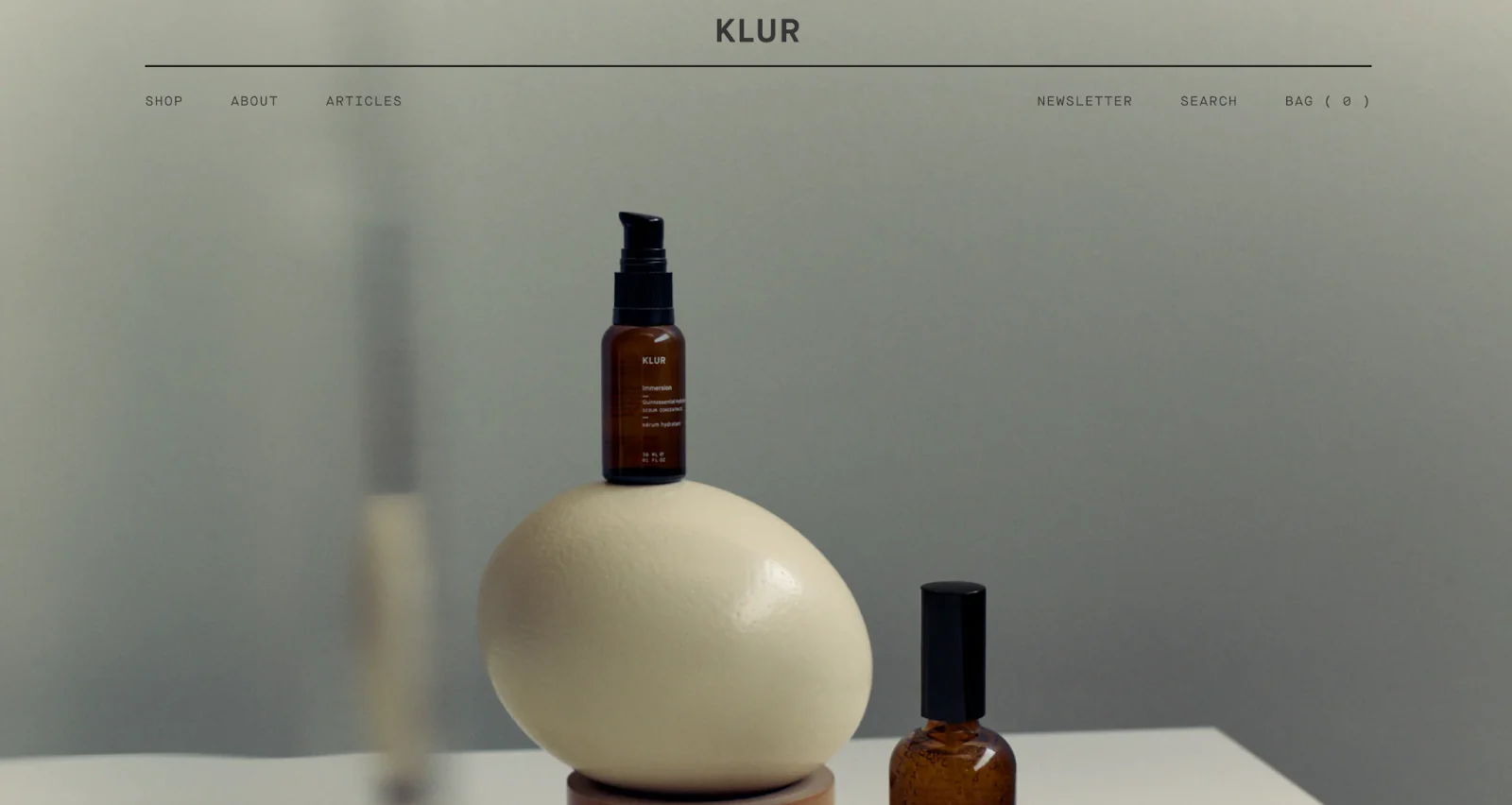 Klur uses the same typeface for its website and product packaging.