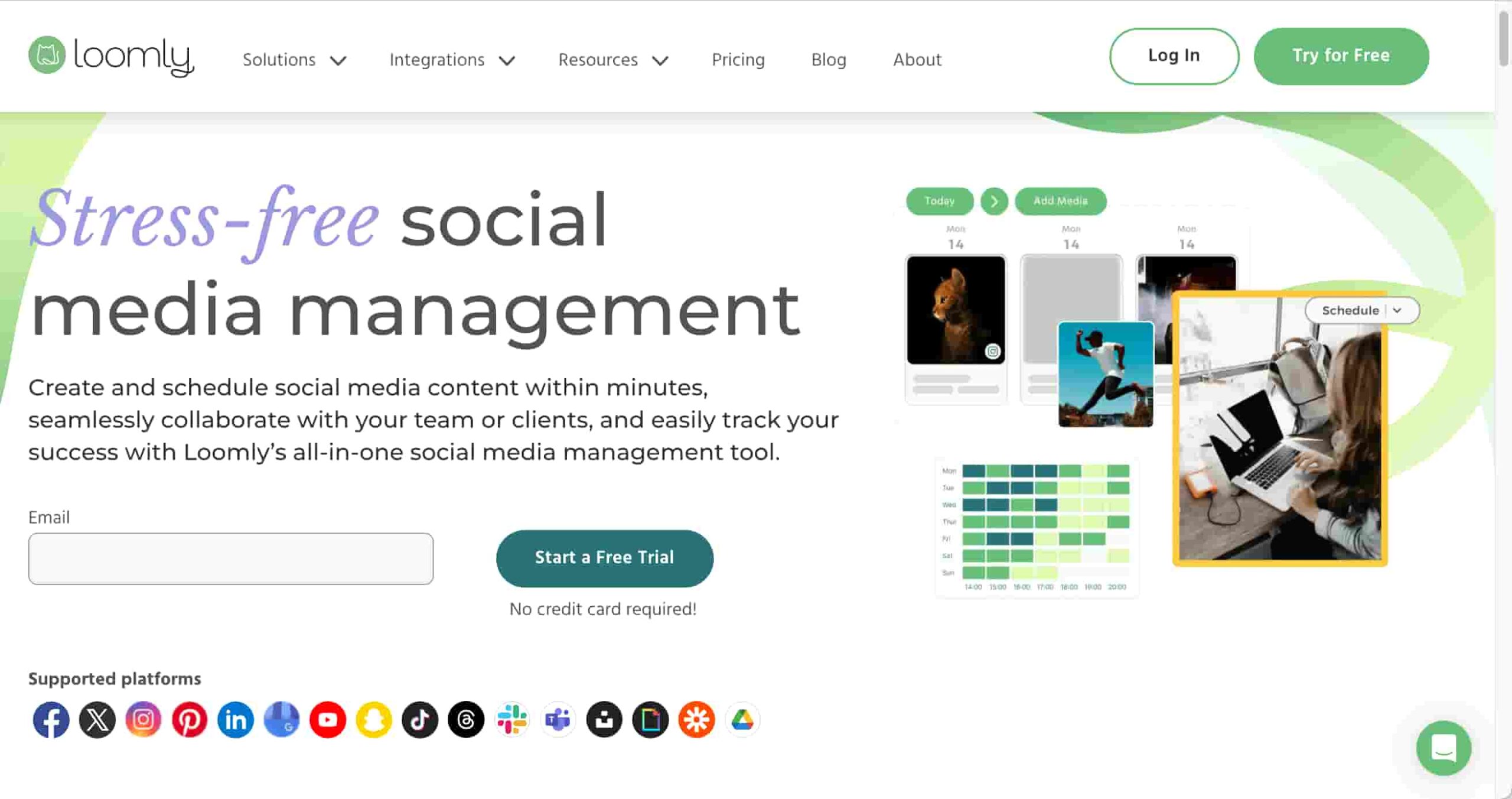 Loomly homepage showing a product preview and description, a menu, an email form and a trial button.