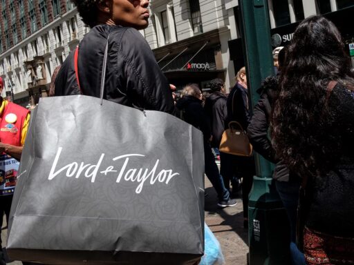 Lord & Taylor to be relaunched as online discount luxury retailer