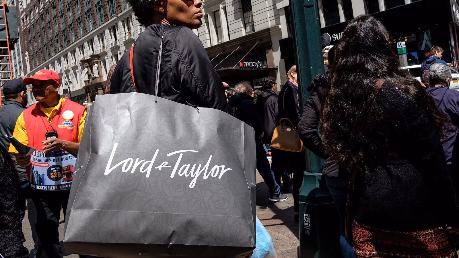 Lord & Taylor to be relaunched as online discount luxury retailer