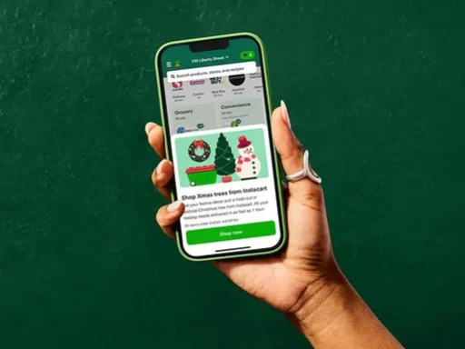 Holiday e-commerce hits a record as shoppers choose phones over stores