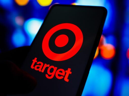 Target bets on e-commerce, invests in delivery hubs