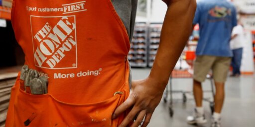 Home Depot gains ground in online shopping world