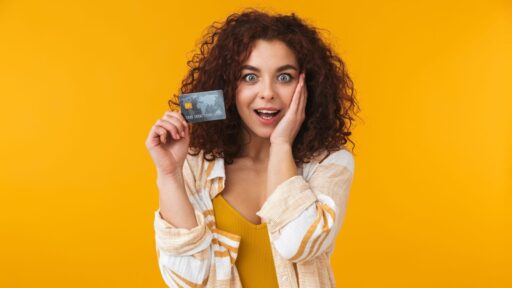 48% credit card users solely rely on online shopping; over 80% benefit from e-commerce offers during festive season