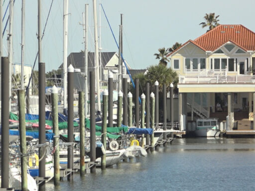 Yacht club members express concerns about unaddressed security, maintenance issues