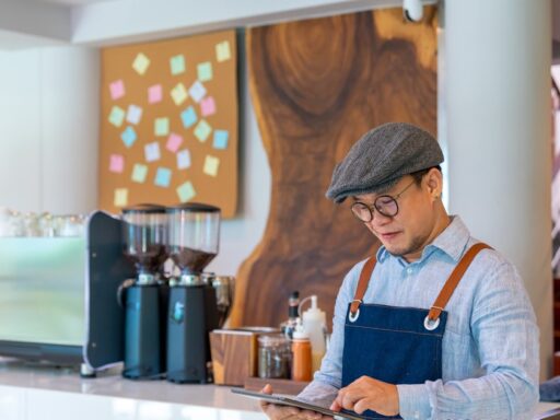 4 Ways to Grow During Small Business Month | CO