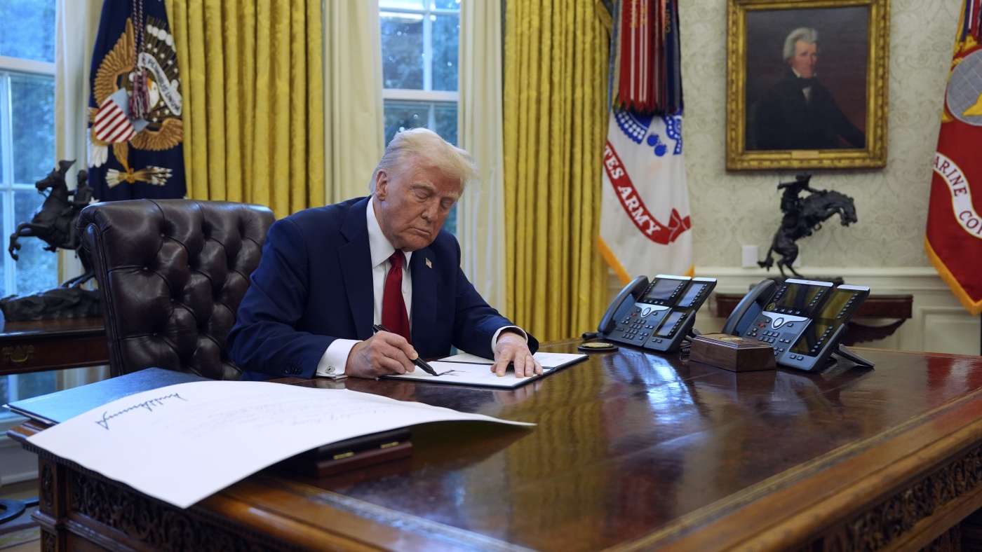 Government webpages about gender disappear after Trump action : NPR