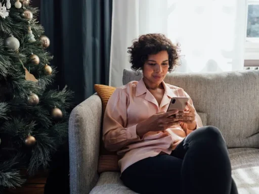 Online holiday sales in the US to hit record $240.8B: Adobe Analytics