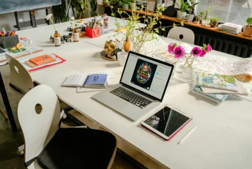 ​​The Top Branding Trends of 2025: Creative Branding Ideas That Stand Out in A Commercialized World