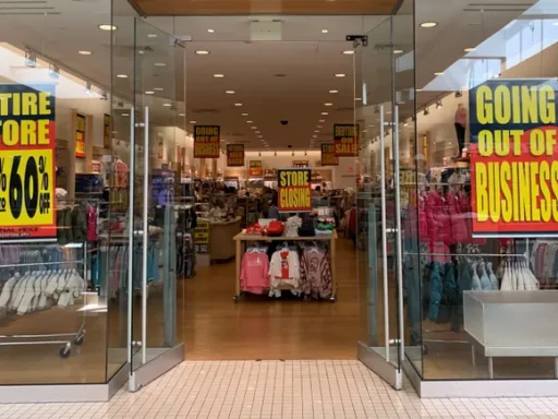 E-commerce could kill 30K stores and half a million jobs by 2025