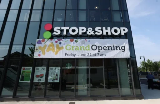 Stop & Shop to close 7 e-commerce warerooms