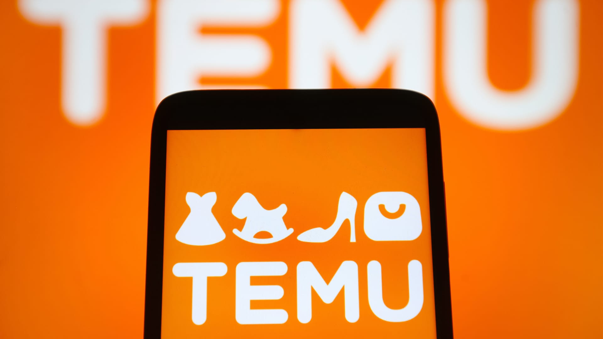 Temu, the Chinese e-commerce platform, is drawing shoppers from U.S. dollar stores, data shows