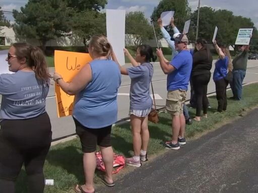 Valley View School District teachers' strike possible as negotiations stall over disagreement about adding 20 minutes to schedule