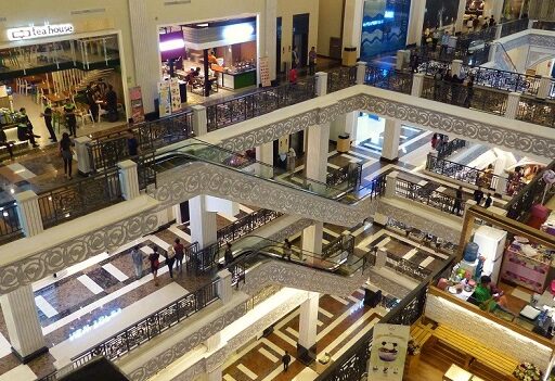 Battle of the Retailers: Department Stores vs E-Commerce Platforms