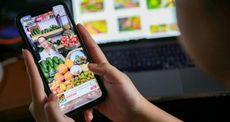 Online shopping rises 26%, but easy growth is over